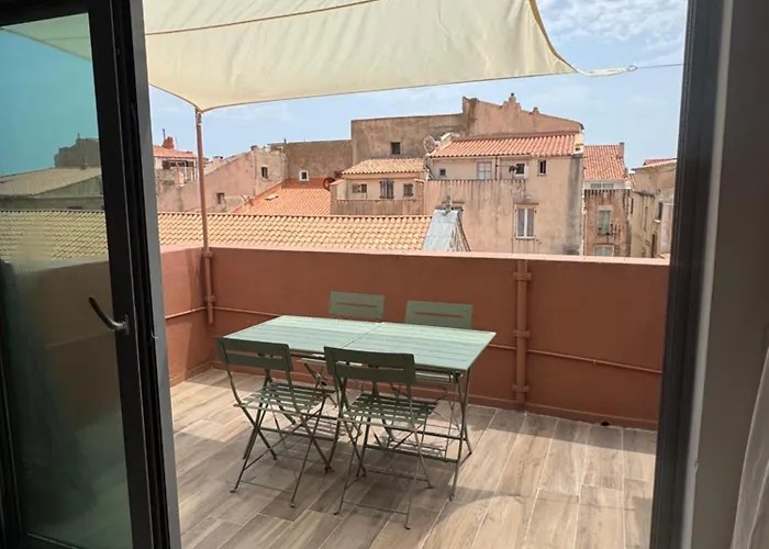 Duplex Pour 2 A 6 Personnes Avec Terrasse En Plein Coeur De La Citadelle De *