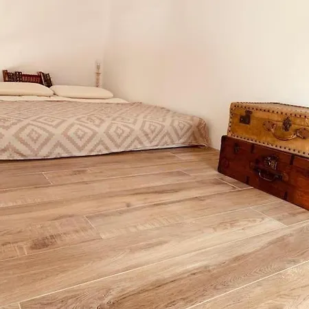 Duplex Pour 2 à 6 Personnes Avec Terrasse En Plein Cœur De La Citadelle De Bonifacio (Corsica)