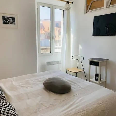 Duplex Pour 2 A 6 Personnes Avec Terrasse En Plein Coeur De La Citadelle De Bonifacio