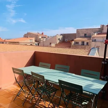 Duplex Pour 2 A 6 Personnes Avec Terrasse En Plein Coeur De La Citadelle De Bonifacio *