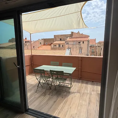 Duplex Pour 2 à 6 Personnes Avec Terrasse En Plein Cœur De La Citadelle De *