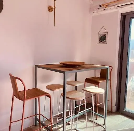 Duplex Pour 2 à 6 Personnes Avec Terrasse En Plein Cœur De La Citadelle De * Bonifacio (Corsica)