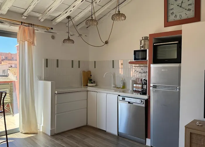 Appartement Duplex Pour 2 à 6 Personnes Avec Terrasse En Plein Cœur De La Citadelle De Bonifacio (Corsica)